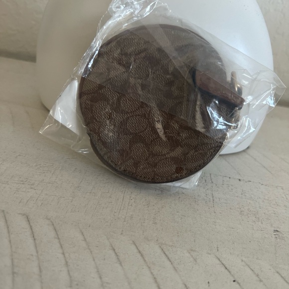 Coach circular coin pouch bag charm - Picture 8 of 8